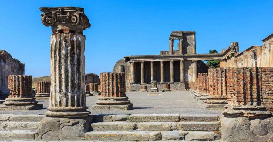 Sorrento: Skip-the-Line Pompeii Express Tour by Train - Why a guide helps at Pompeii