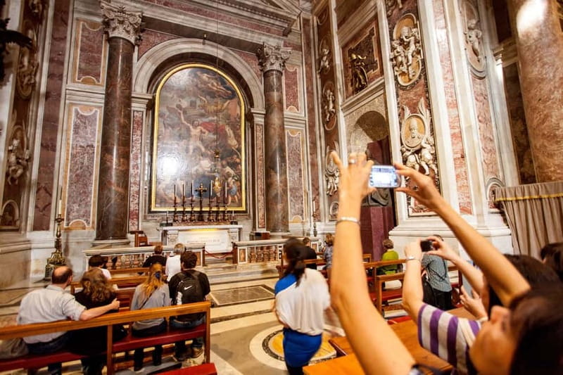 St Peter's Basilica Express Guided Tour with Dome Climb - How the entry line affects the value