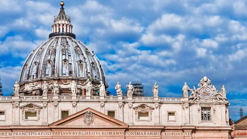 St. Peter's Dome Climb, Basilica and Vatacombs Tour - Inside St. Peter’s Basilica