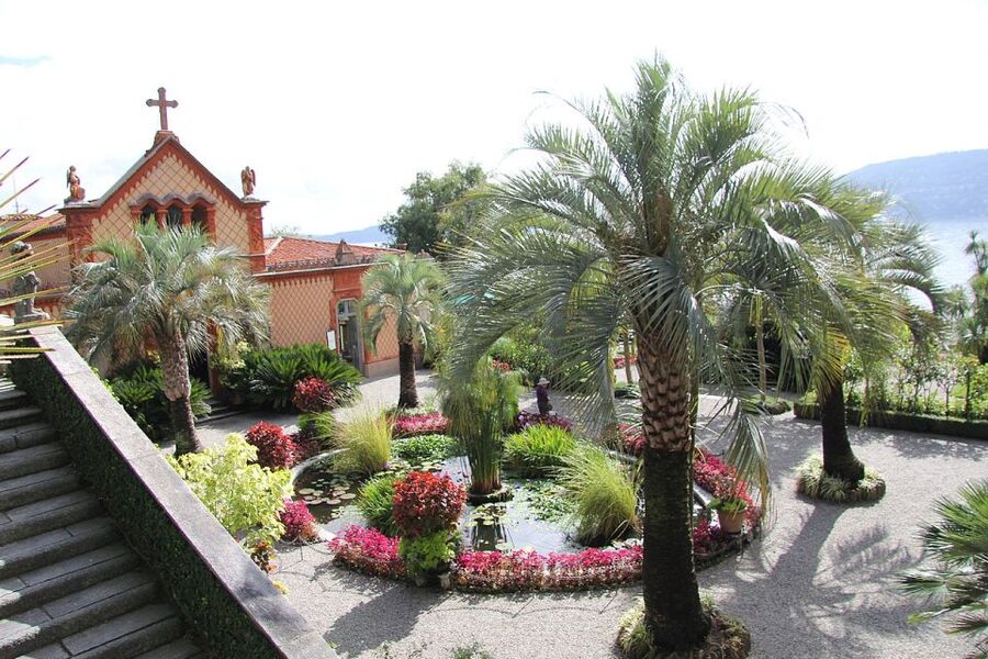 Stresa: 3 Borromean Islands Boat Tour - Isola Pescatori and its narrow village lanes