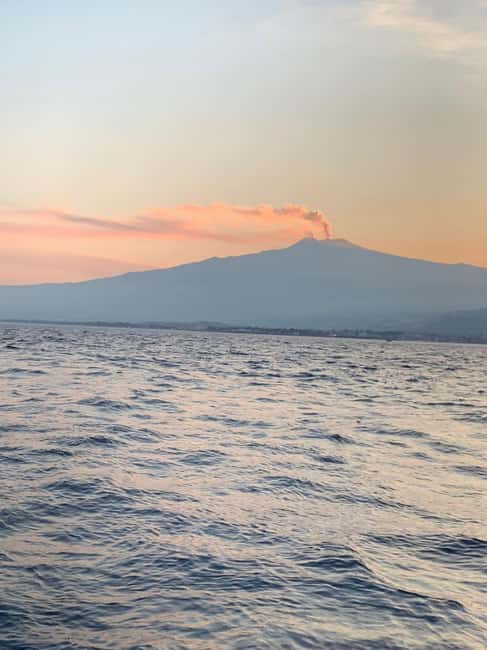 Sunset tour in search of dolphins with aperitif - Naxos Bay and the first coastal views
