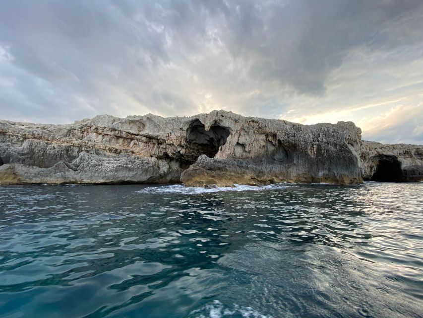 Syracuse: Boat Trip of Ortigia Island and Sea Caves - Under Umberto I Bridge and Into the Big Port