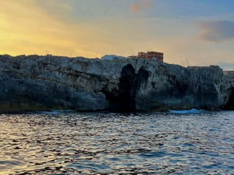 Syracuse: Ortigia Island and Sea Caves Boat Tour with Drinks - How the One-Hour Timing Works