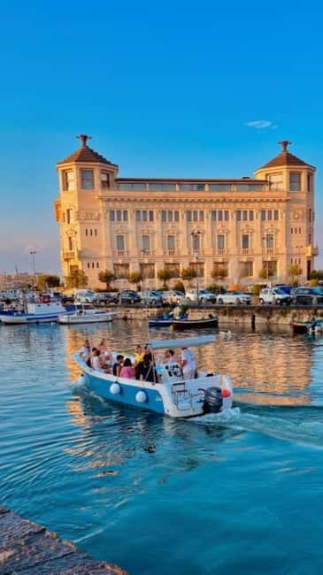 Syracuse: Ortigia Island and Sea Caves Boat Tour with Drinks - What to Bring and What to Leave Behind