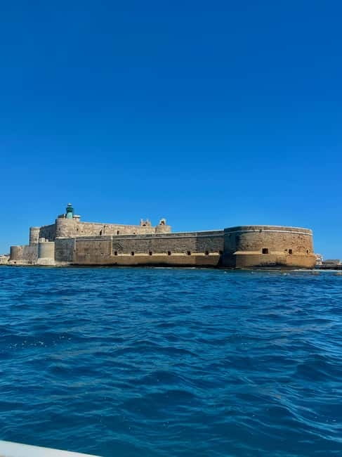Syracuse: Ortigia Island and Sea Caves Boat Tour with Drinks - The Sea Caves and the Heart-Shaped Cave
