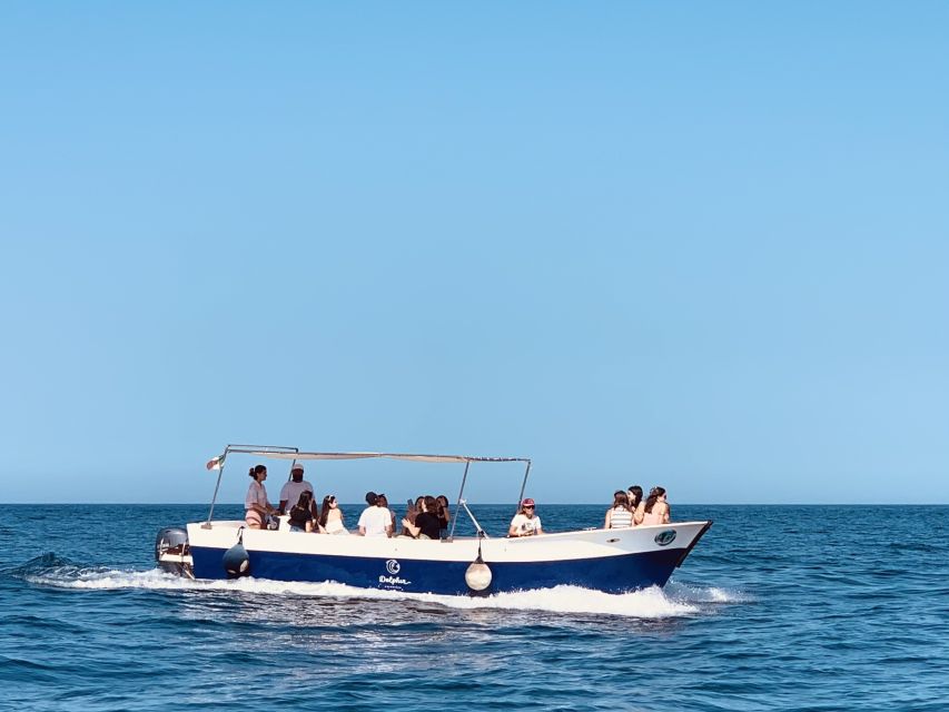 Syracuse: Pillirina, Ortigia, and Sea Caves Tour by Boat - The first coastal sights near Monumento ai caduti d’Africa