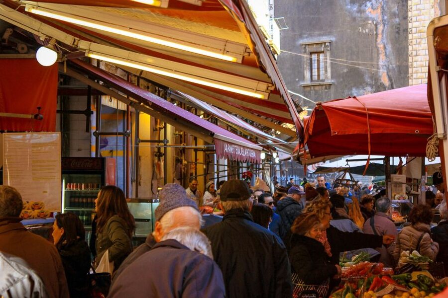 Syracuse: Street Food Walking Tour in Ortigia with Tastings - The first tastings: cheese, cured meats, and the market