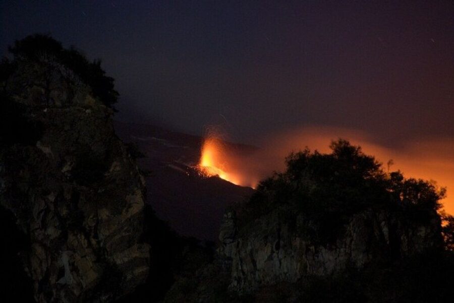 Taormina: Mount Etna Sunset Tour with Cave Visit and Tasting - Key points to know before booking