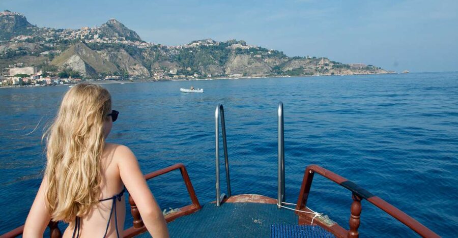 Taormina: White Lotus Tour - Why the coastline is the real star