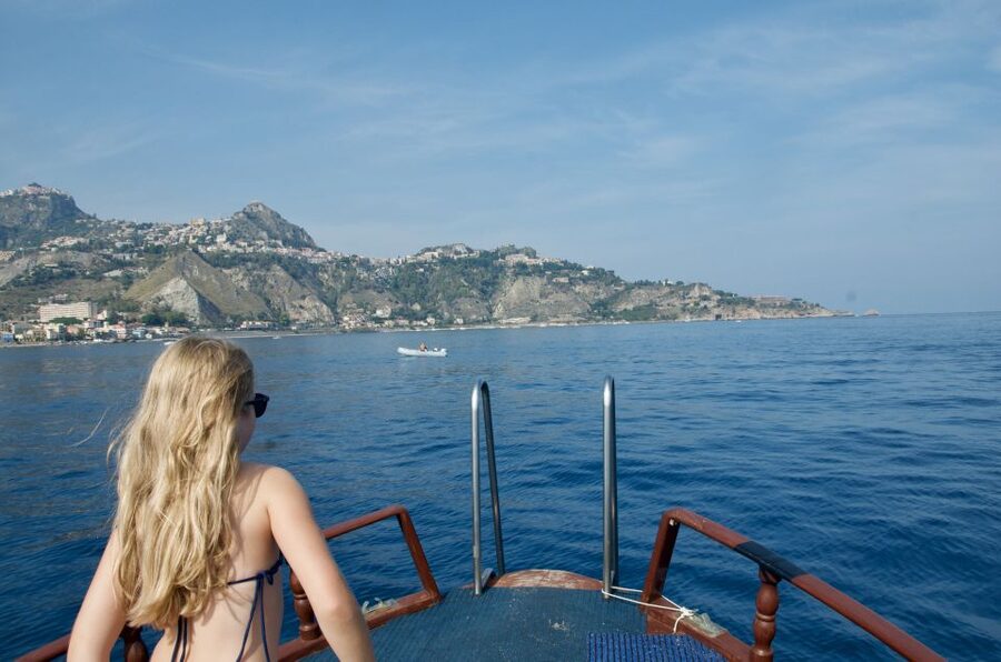 Taormina: White Lotus Tour - Isola Bella and the swimming stop