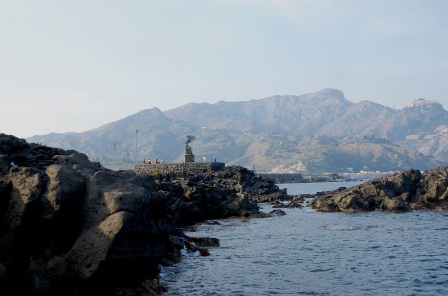 Taormina: White Lotus Tour - Dolphins, music, and prosecco