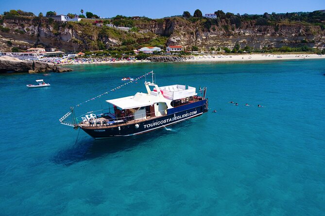 Tour of the Costa degli Dei by boat, 3 hours with aperitif included - Tropea Beach and the final swim