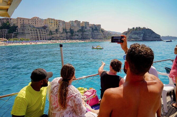 Tour of the Costa degli Dei by boat, 3 hours with aperitif included - The grotto and the changing light