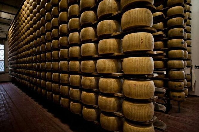 Tour Parmigiano Reggiano dairy and Parma ham - How the tastings shape the experience