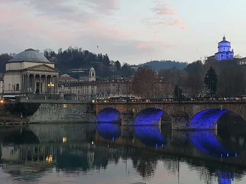 Turin: City Highlights Guided Bike Tour - Meeting your guide at Due Ruote nel Vento