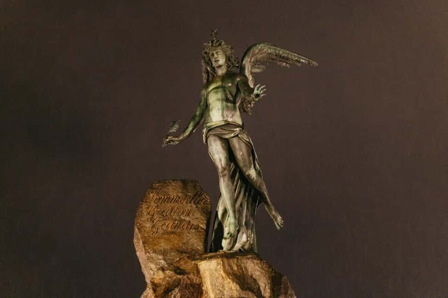 Turin: Magic Guided Tour - Turin’s Dark Side Begins in Piazza Statuto