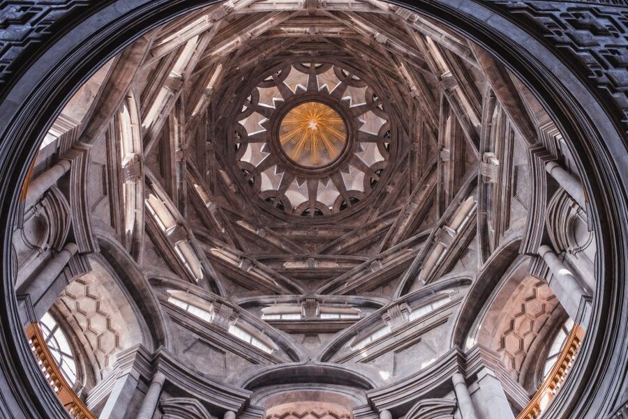 Turin: Savoy Royal Palace Small Group Guided Tour - Savoy Family Stories and the Road to the Republic