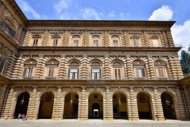 Uffizi Gallery: Entry tickets + audio guide - What the guided upgrade adds