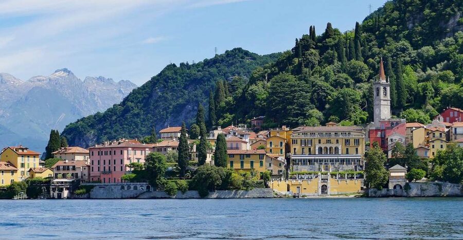Varenna: Lake Como Premium Shared Cruise - Leaving Varenna with the best view of the lake