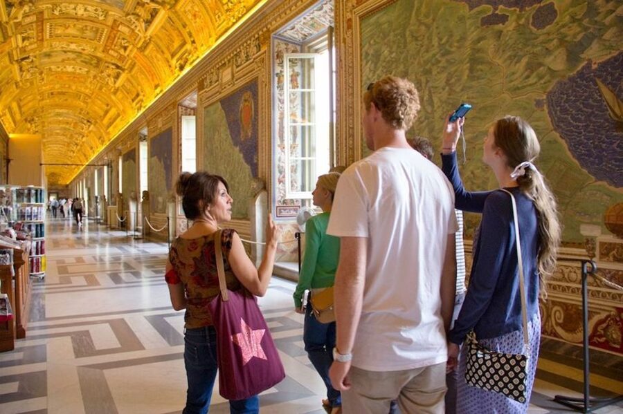 Vatican: Early Entry to Museums, Sistine Chapel & St Peter's - Should you book it?