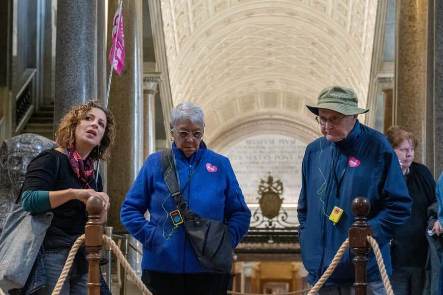 Vatican Museums & Sistine Chapel Skip-the-Ticket-Line Tour - How crowded and fast is the tour?