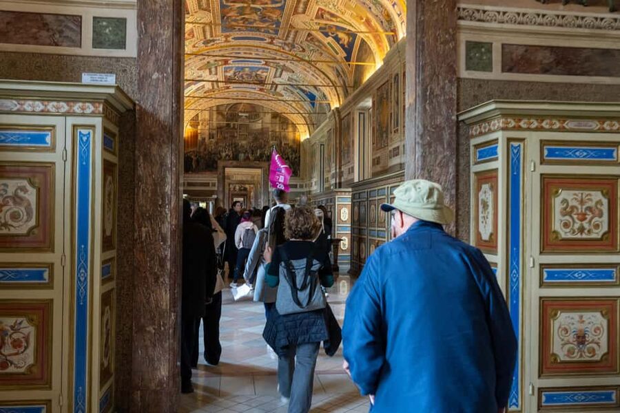 Vatican Museums & Sistine Chapel Skip-the-Ticket-Line Tour - The guide is the key part of the value