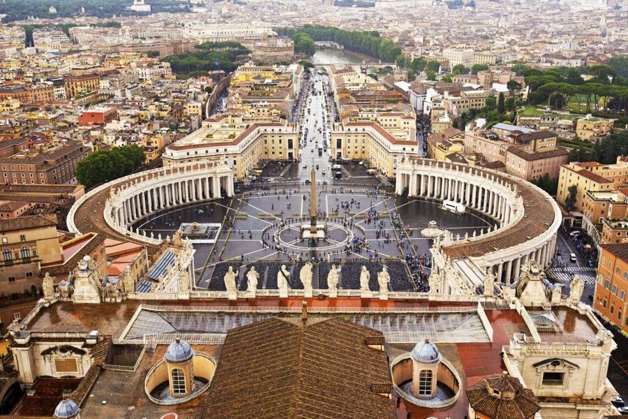 Vatican: Papal Audience and St. Peter's Basilica Guided Tour - Christ, Neptune, and the less familiar details