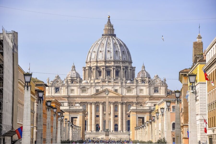 Vatican: Vatican Museums Sistine Chapel Skip-the-Line Ticket - Reaching the Sistine Chapel