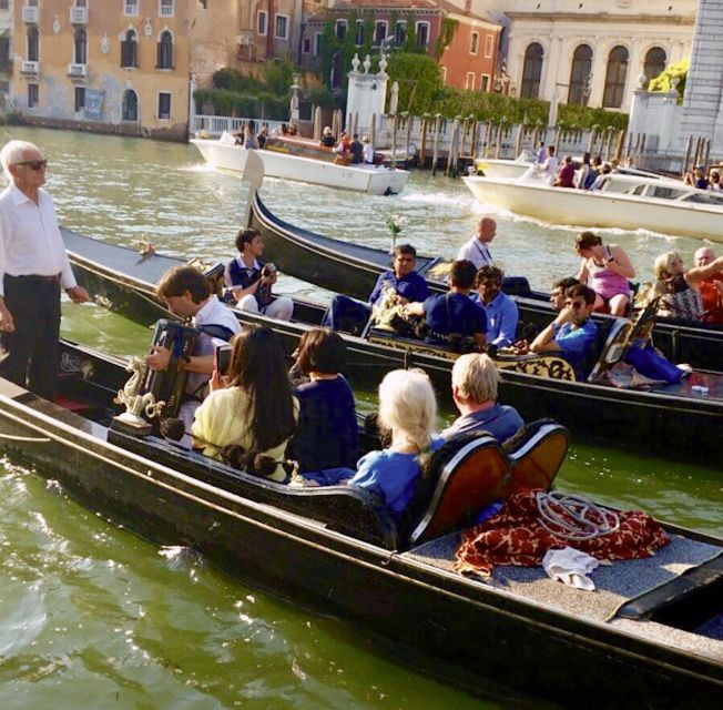 Venice: 30-Minute Gondola Ride on Grand Canal with Serenade - Key details before you book