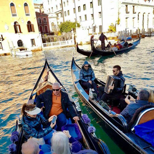 Venice: 30-Minute Gondola Ride on Grand Canal with Serenade - Should you book this gondola ride?