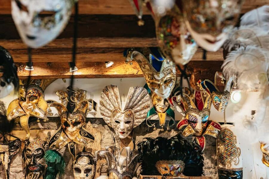 Venice: Carnival Mask Workshop - Choosing your paper-mâché mask