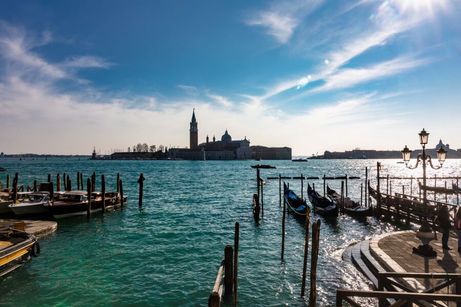 Venice: City Center Historical Guided Walking Tour - The gondola option changes the mood completely
