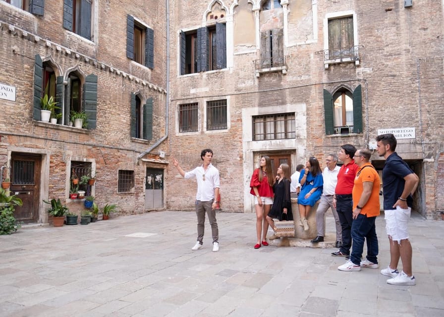 Venice: City Center Historical Guided Walking Tour - Calli and campi show the Venice between the sights