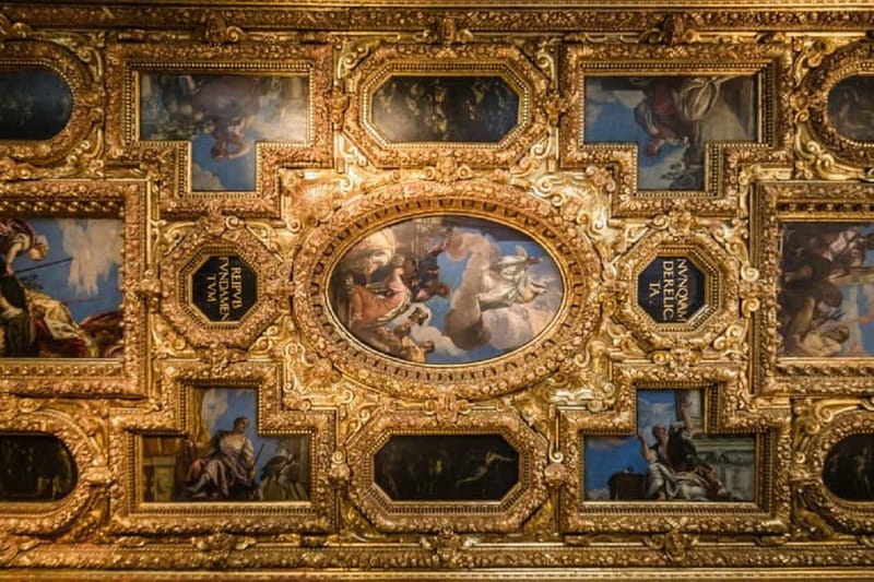 Venice: Doge Palace Guided Tour & Secret Itineraries Option - Inside the Doge’s Palace