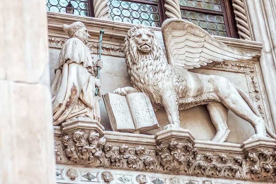 Venice: Doge's Palace and St. Mark's Basilica Tour - Why these two Venice sights belong together