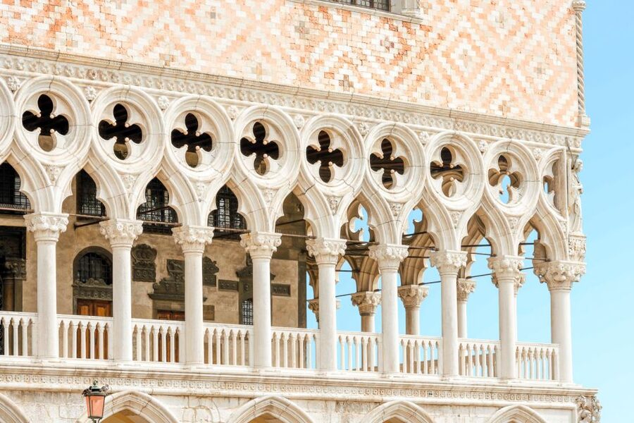 Venice: Doge's Palace and St. Mark's Basilica Tour - How the pace and group format affect your visit