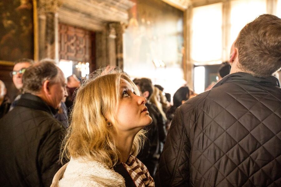 Venice: Doge's Palace Skip-the-Line Tour with Prisons - What the guides add to the visit