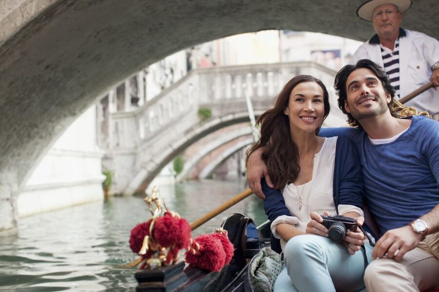 Venice: Grand Canal by Gondola with Live Commentary - Key points to know before booking
