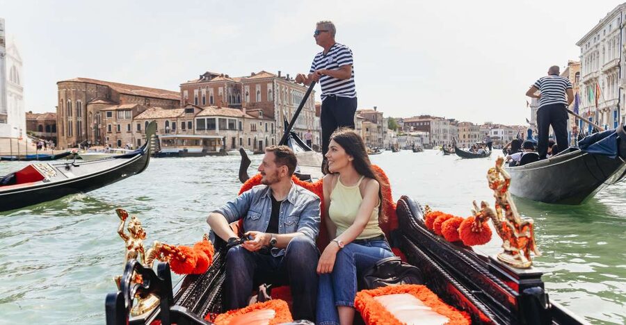 Venice: Grand Canal Gondola Ride with App Commentary - Key points to know before you book