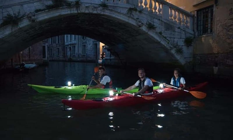 Venice: Guided Canal Kayak Tour at Day, Night, or Sunset - How the six-person format affects the experience