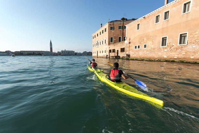 Venice: Guided Canal Kayak Tour at Day, Night, or Sunset - What the instruction is really worth