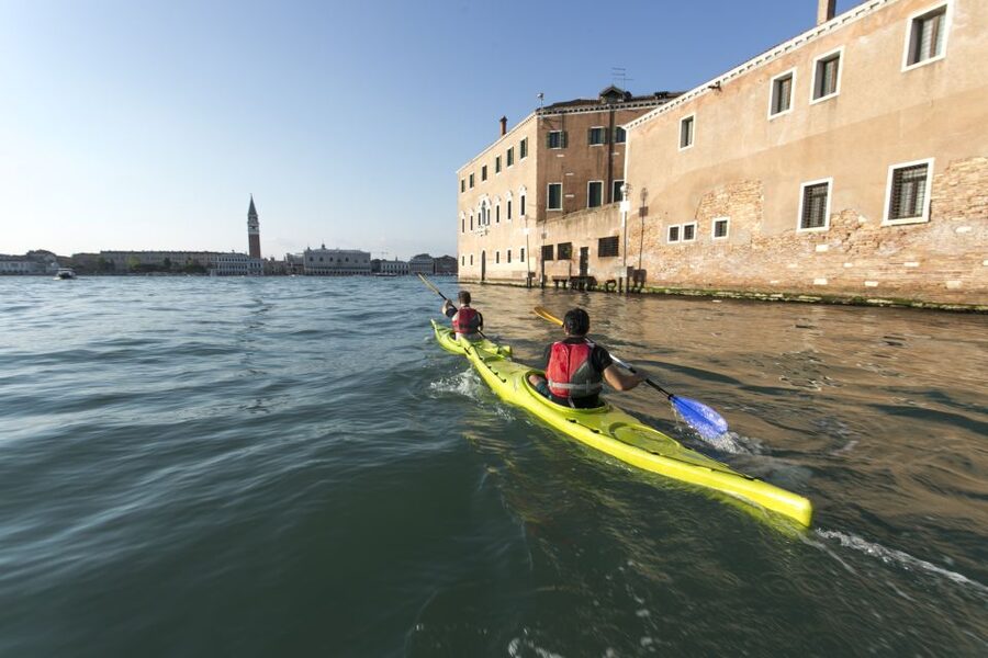 Venice: Guided Canal Kayak Tour at Day, Night, or Sunset - Who will enjoy this most