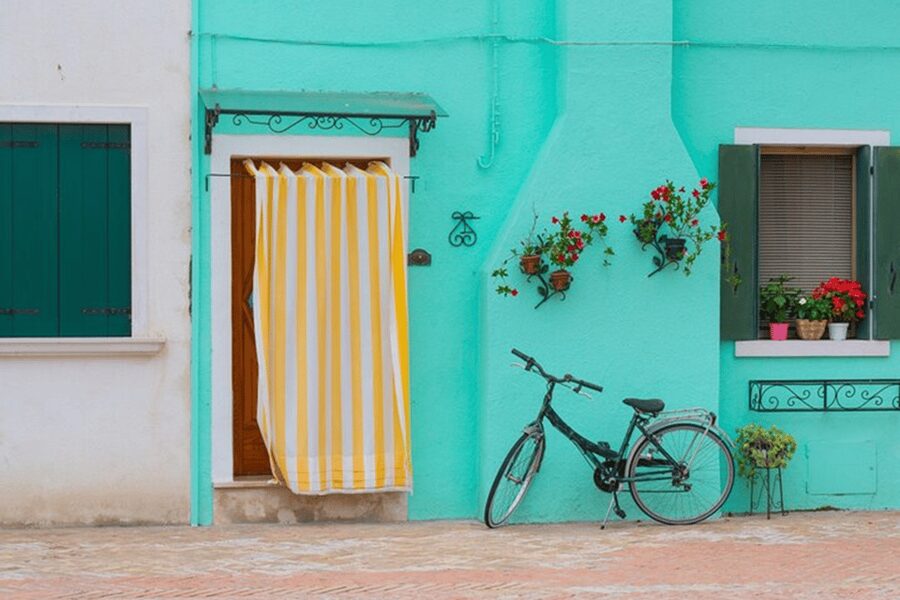 Venice Islands: Murano Glass & Burano Colors Guided Visit - The ride to Burano