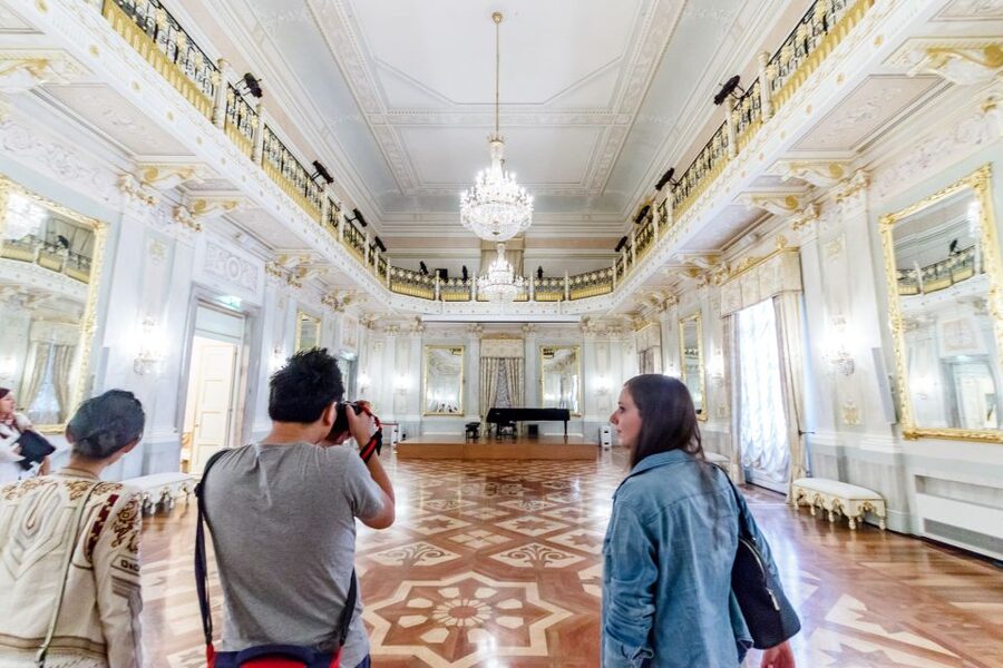 Venice: La Fenice Opera House Entry Ticket with Audio Guide - What the audio guide actually adds