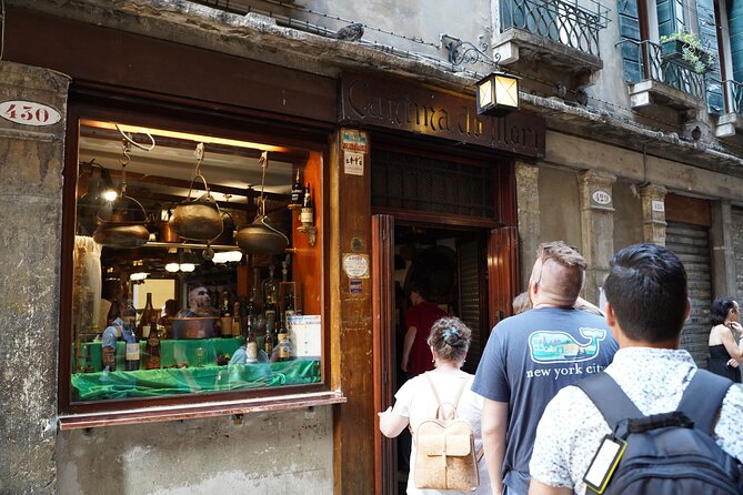 Venice Like a Local: Food, Wine & Spritz Tour with Traghetto Ride - What the $107.63 price includes