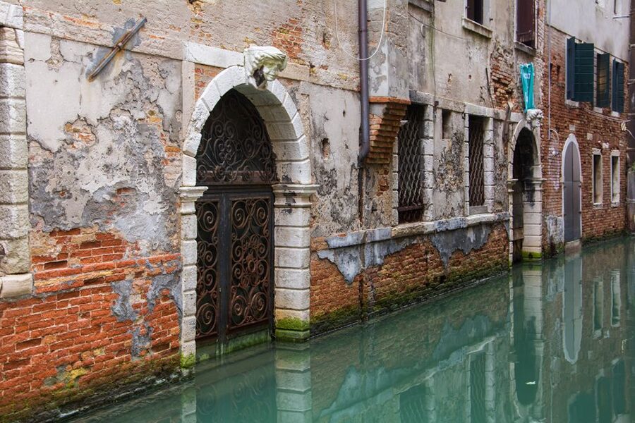 Venice: Morning Walking Tour - The guides and the value of the headsets