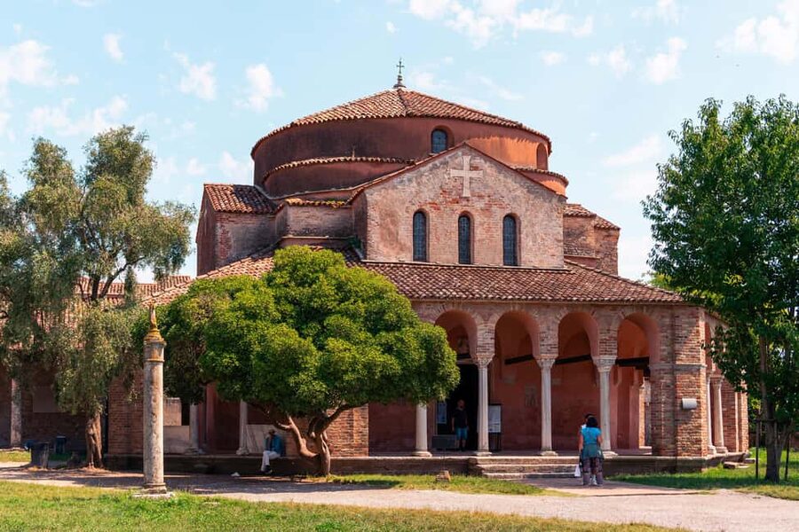 Venice: Murano, Burano, Torcello, and Glass Factory Tour - Burano: the day’s most colorful stop