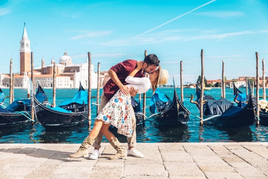 Venice: Photoshoot at Piazza San Marco and the Canals - Why a professional photoshoot helps in Venice