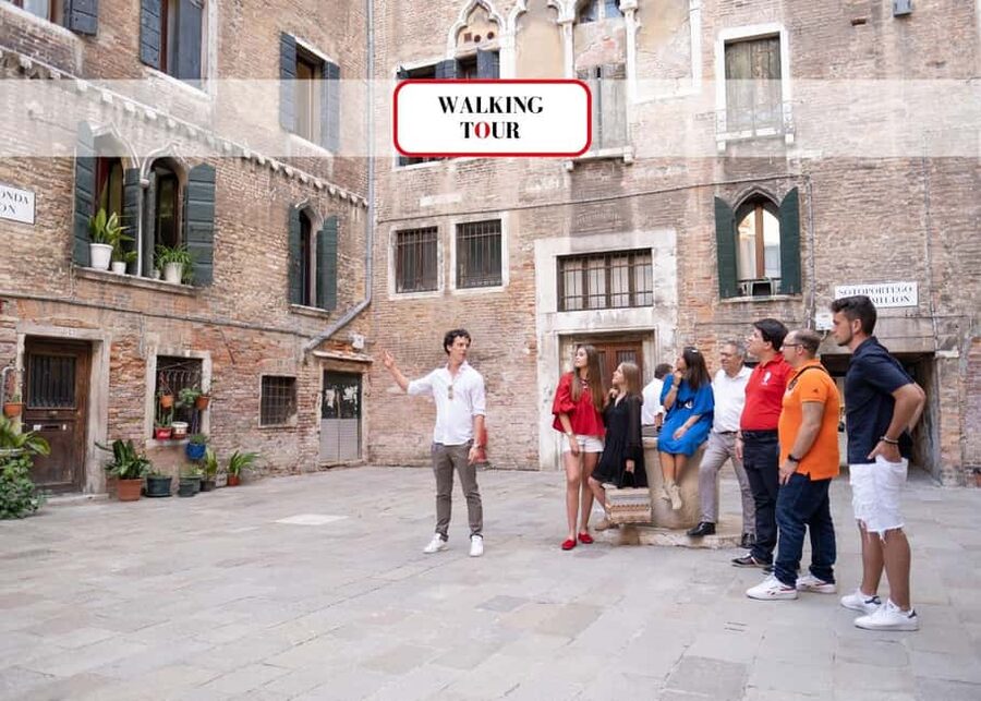 Venice: Rialto Bridge & Offbeat Unusual Venice Walking Tour - Practical booking advice