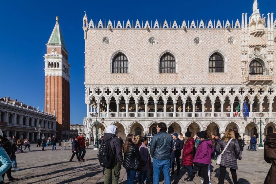 Venice: Rialto Bridge & Offbeat Unusual Venice Walking Tour - Who will enjoy this Venice walk?
